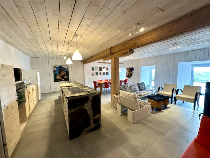 Ferme dans hameau isolé avec vue à Freycenet La Cuche