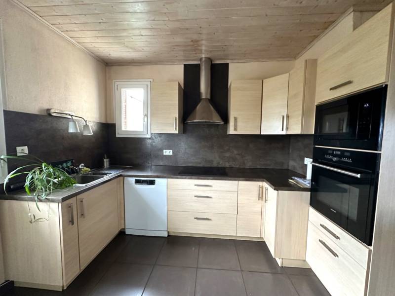 Maison à rafraichir avec jardin à Fay sur Lignon