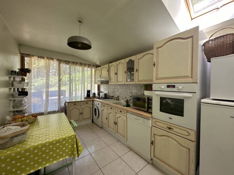 Coquette maison en pierre mitoyenne en campagne du Chambon sur Lignon