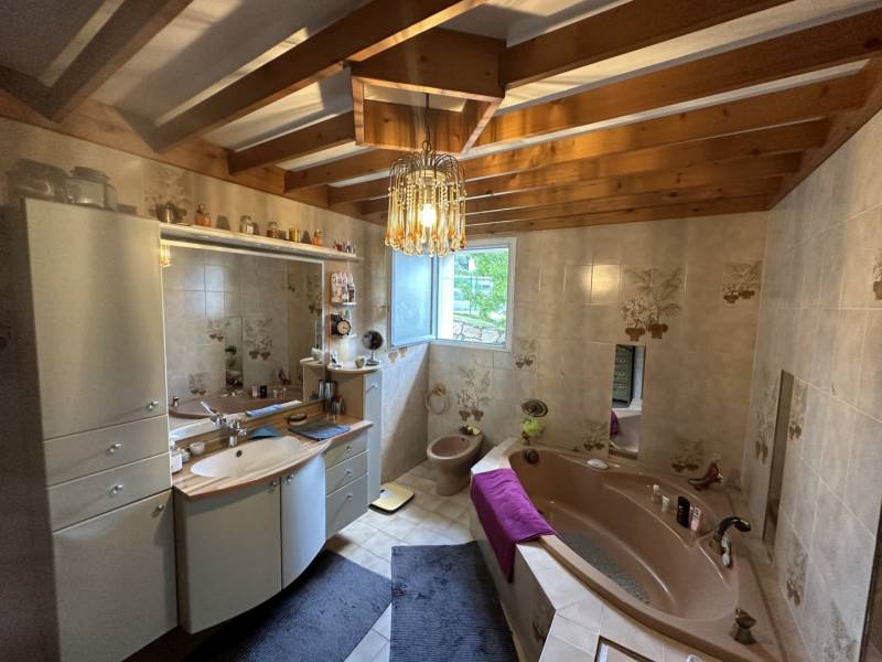 Villa dans quartier résidentiel à Saint-Agrève