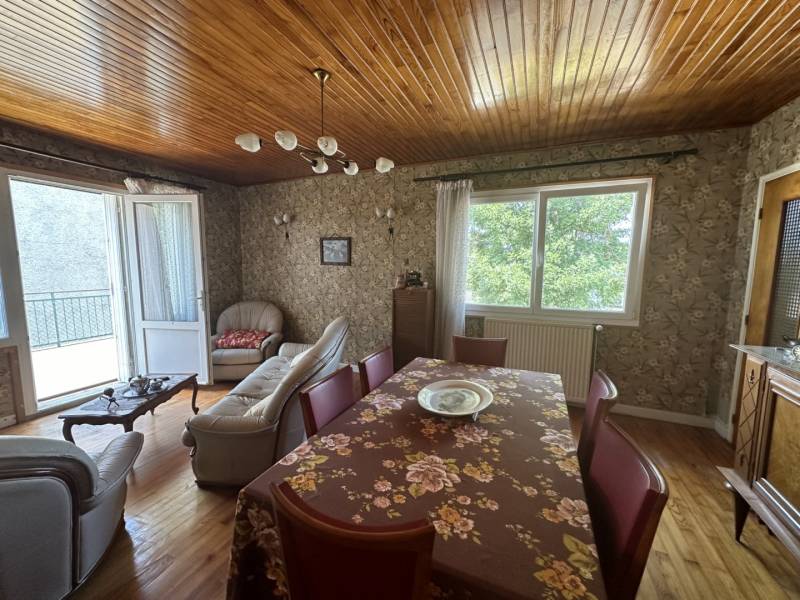 Maison avec jardin, terrasse et garages à Fay sur Lignon