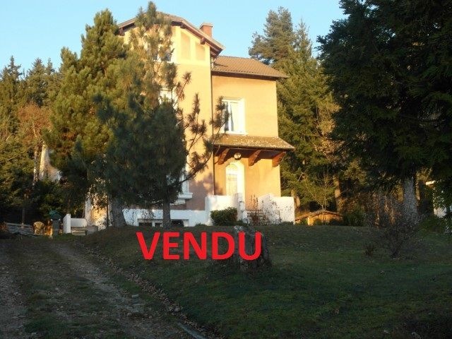 Maison de village Le Chambon sur Lignon  En plein centre village sans aucune nuisance Maison de village Le Chambon sur Lignon  En plein centre village sans aucune nuisance