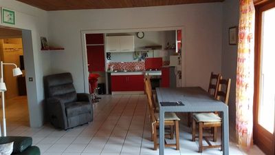 Maison très proche du village, belle terrasse, environnement favorable