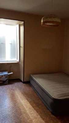 Appartement avec commerce au centre du village de Saint Martin de Valamas