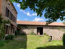 Grand corps de ferme sur la commune de Lapte