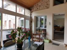 Maison  en pierres dans la campagne de Dunières