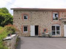 Maison  en pierres dans la campagne de Dunières