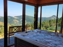 Splendide propriété isolée avec vue à 360°, source, rivière à La Rochette