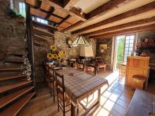 Ancienne école de 1870 en campagne d'Araules