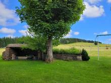 Ancienne ferme sur la commune de Mars avec dépendances sur 1Ha3 de terrain