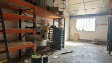Entrepôt et espace de vente/bureaux au Chambon sur Lignon