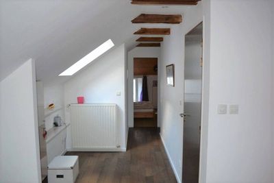 Appartement rénové T3 Saint Agrève Très clair, ensoleillé et calme. Alliant contemporain et matériaux anciens nobles.