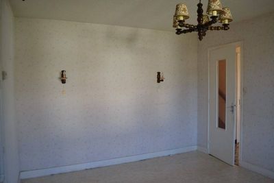 Maison proche du centre du village 43400