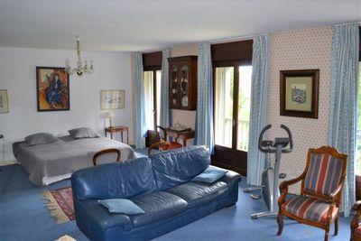 Grande et spacieuse villa. Belle qualité de construction.