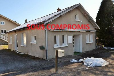 St Agrève Ancien entrepôt à réhabiliter. 100m². Plain pied