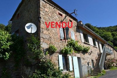 Maison de hameau  Campagne de St Agrève A rénover. Vue