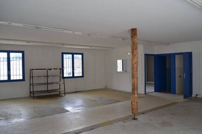 Bâtiment à usage industriel à Tence