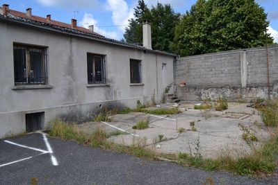 Bâtiment à usage industriel à Tence