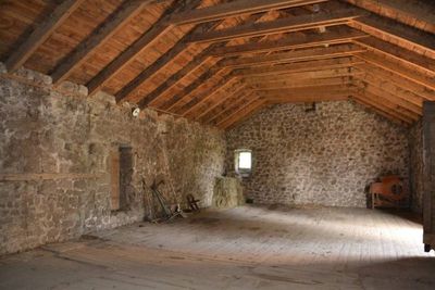 Ferme à rénover dans la campagne de tence