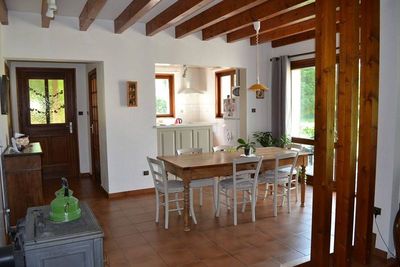 Maison à l'orée du village de St Agrève dans bel environnement campagnard