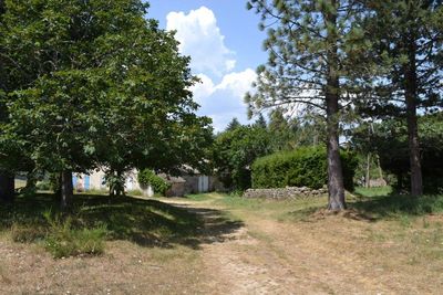Ferme à rénover Saint Agrève ensemble de 3 bâtiments.