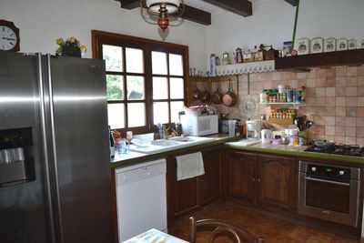 Maison à rafraîchir avec terrain bien entretenue