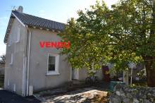 Charmante maison de village à St Jeures