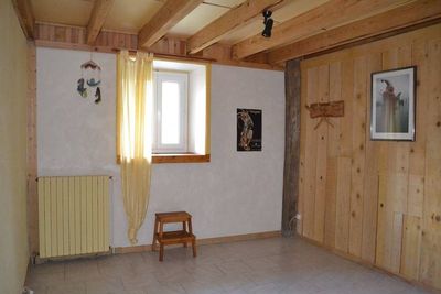 Entre Le Chambon et St Agrève, ferme rénovée. Potentiel à exploiter. Gîte. Habitable immédiatement.