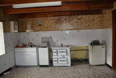 Ancienne ferme à rénover. 4000m² de terrain à Saint Front.