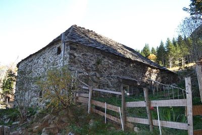 Secteur Mézenc Isolé. 4Ha de terrain. Vue. Cachet.