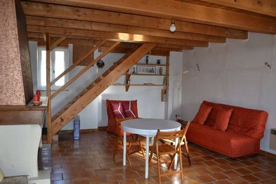 Petite maison louée meublée.