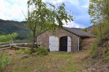 Maison en pierre dans hameau avec belle vue sur St Agrève