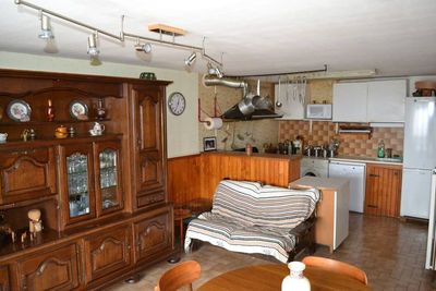 Saint Front. Maison de village en partie rénovée