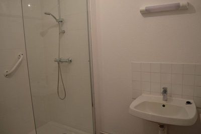 Fay sur Lignon. Centre village. Résidence service, 15 appartements. Garages