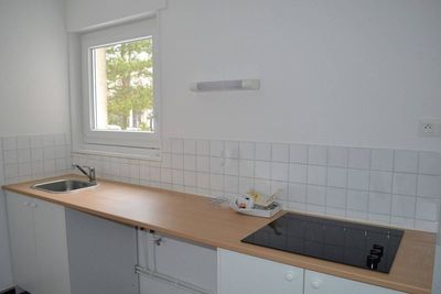 Fay sur Lignon. Centre village. Résidence service, 15 appartements. Garages