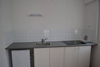 Fay sur Lignon. Centre village. Résidence service. Garages