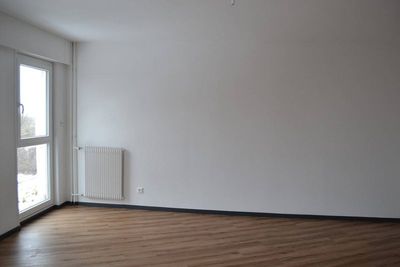 Fay sur Lignon. Centre village. Résidence service. Garages