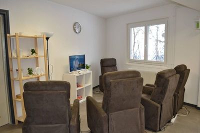 Fay sur Lignon. Centre village. Résidence service, 15 appartements. Garages