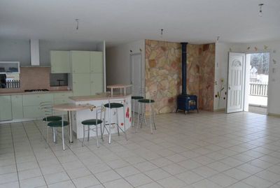 Villa de plain pied à Mars. 2000m² de terrain