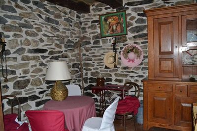 Maison 280m² et nombreuses possibilités. Terrasse.