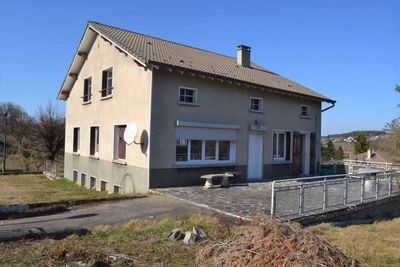 Maison avec deux appartement à vendre Tence