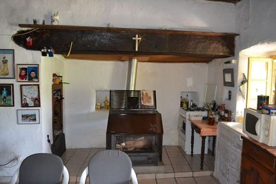 Borée En partie rénovée. Vue. Cachet. Environ 4Ha de terrain.