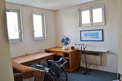 St Agrève Ancien entrepôt à réhabiliter. 100m². Plain pied