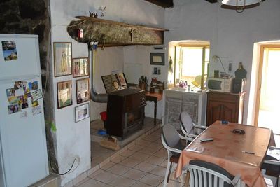 Borée En partie rénovée. Vue. Cachet. Environ 4Ha de terrain.