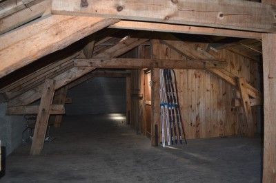 Maison de village Le Mazet Saint Voy Plain pied. Centre village. Grandes dépendances.