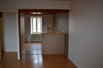 Appartement T4 Le Chambon sur Lignon Appartement rénové. CC fuel individuel. 2ème étage + combles