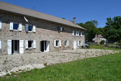 Maison de campagne LE CHAMBON SUR LIGNON Exposition Sud - fort potentiel  Maison de campagne LE CHAMBON SUR LIGNON Environnement calme  Exposition Sud - fort potentiel