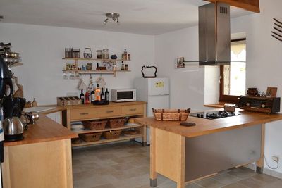 Campagne de Tence Entièrement réhabilitée. Très belle qualité de construction. Sans travaux. Campagne de Tence Entièrement réhabilitée. Très belle qualité de construction. Sans travaux.