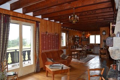 CHALET T5 Limite Ardèche Haute Loire Vue exceptionnelle. Qualité de construction. Exposition Sud.