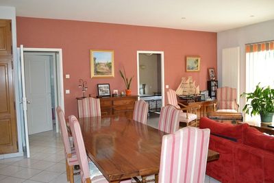 Entrepôt et villa Le Chambon sur Lignon Superbe état. Proche centre.